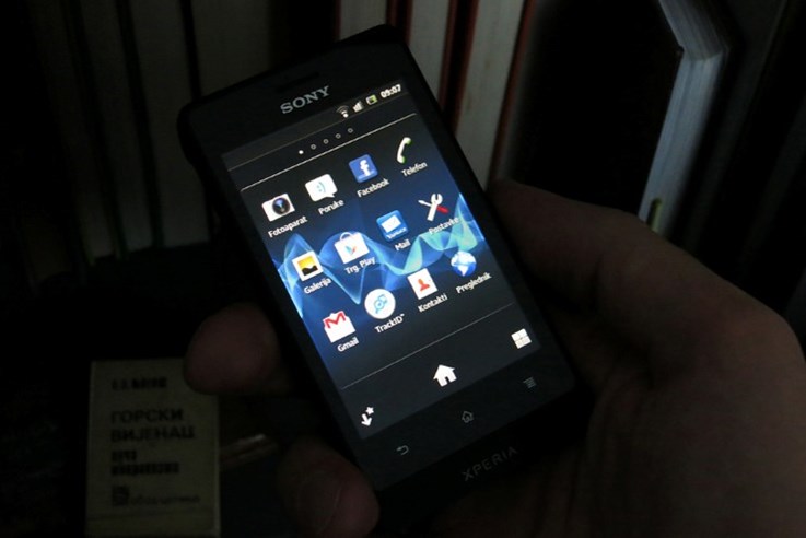 Sony Xperia GO (26).jpg